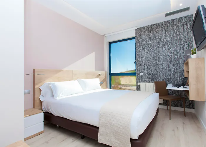 Отель Spirit Ciudad De Burgos 3*