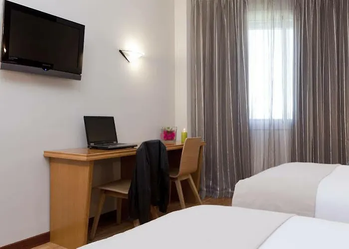 Отель Spirit Ciudad De Burgos 3*